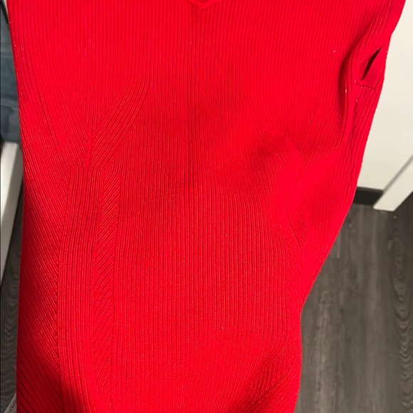 Anthropologie knit red ribbed sleeveless top with sweetheart vneck neckline - Picture 3 of 4